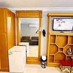 Taksim Centre 2*